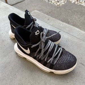 Nike Black and Gray Sneakers
